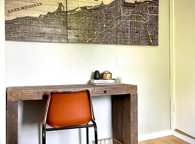 Cozy Old Chicago Apartment